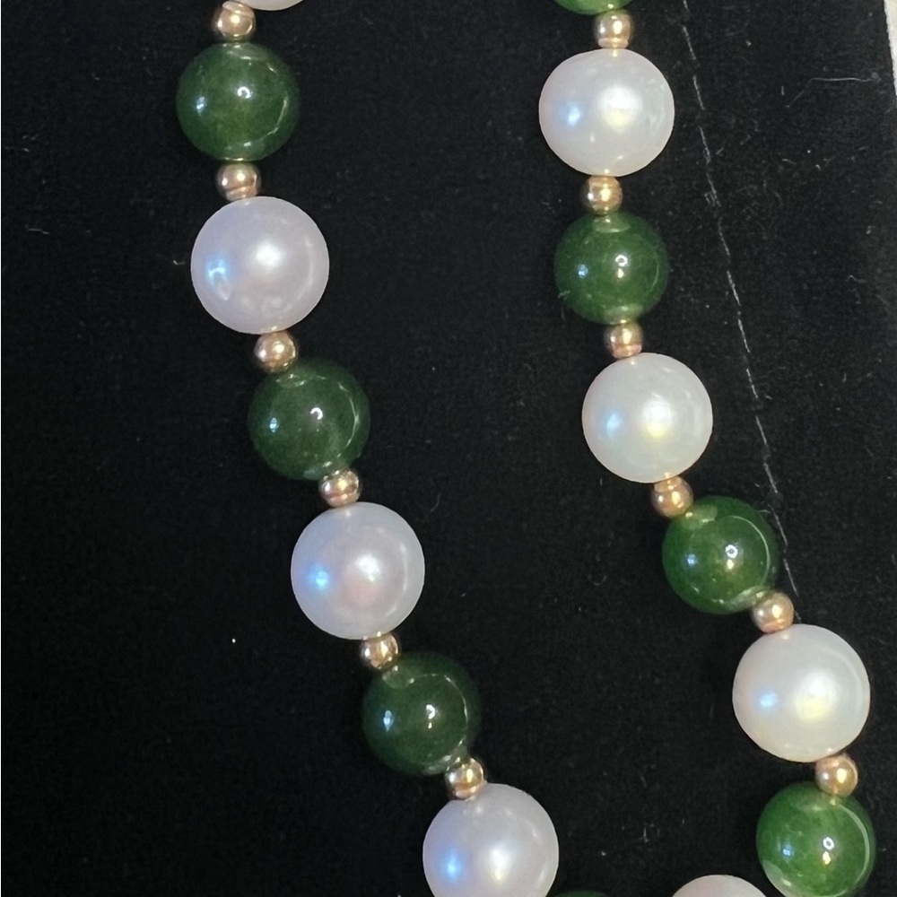 Elegant Pearl and Green Bead Necklace